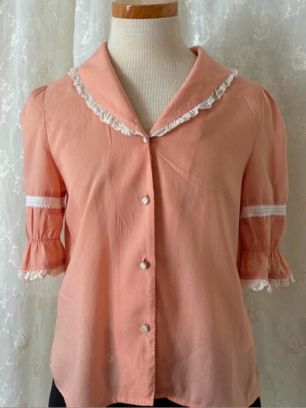Simple Retro Lace Trim Collared Blouse in coral Small Like New